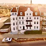- Apartmán *