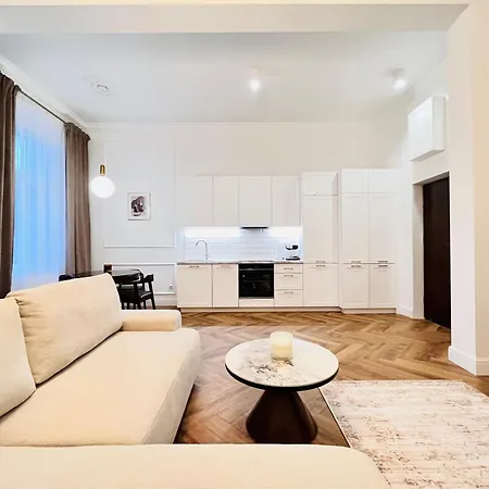 - * Любін