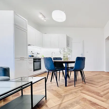 Apartamento - *